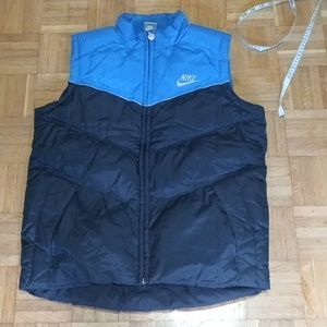 Boys/Teens Nike Puffer Vest XL..CLOSET CLEAROUT